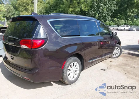2017 Chrysler Pacifica Touring-L из США, поврежденный, VIN 2C4RC1BG9HR526708